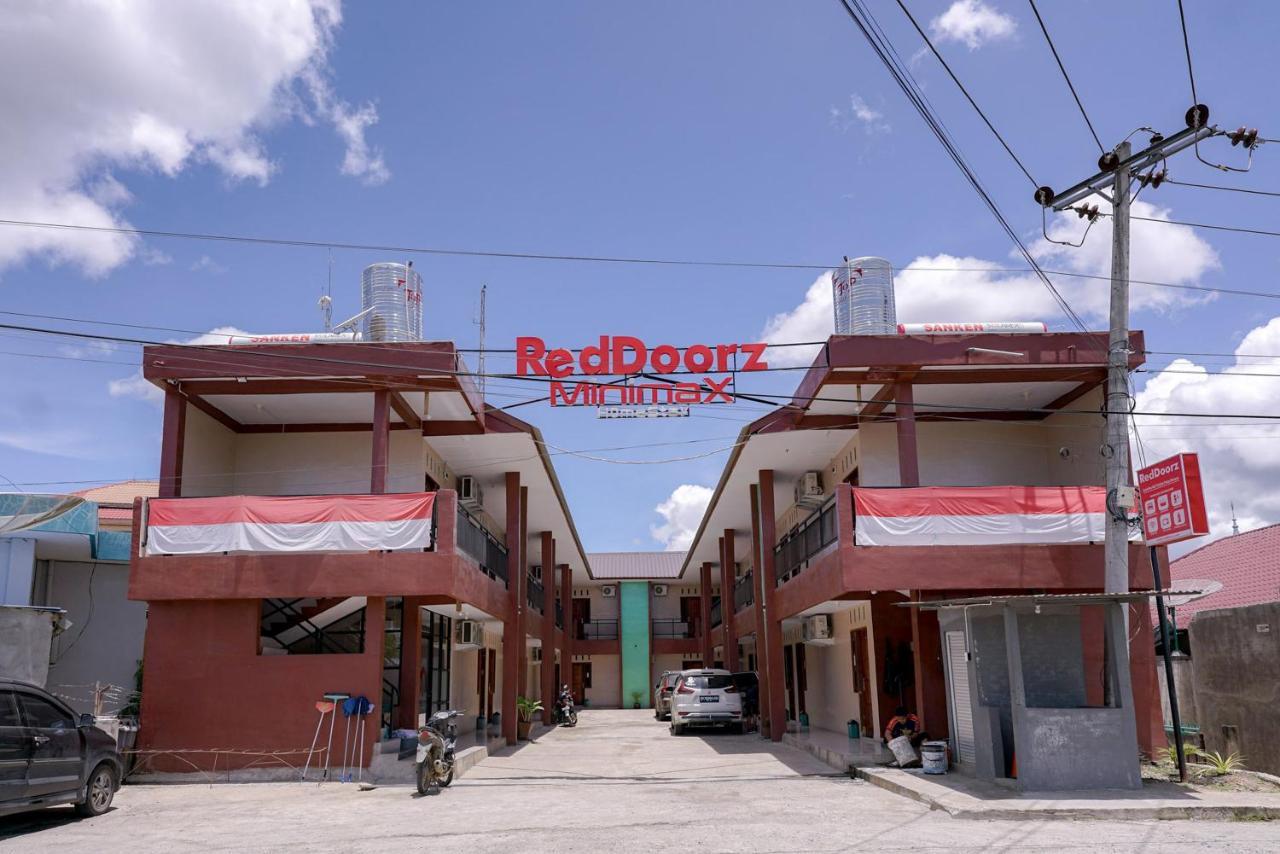 ホテル Reddoorz Syariah Near Bukit Teletubbies Padangsidempuan エクステリア 写真