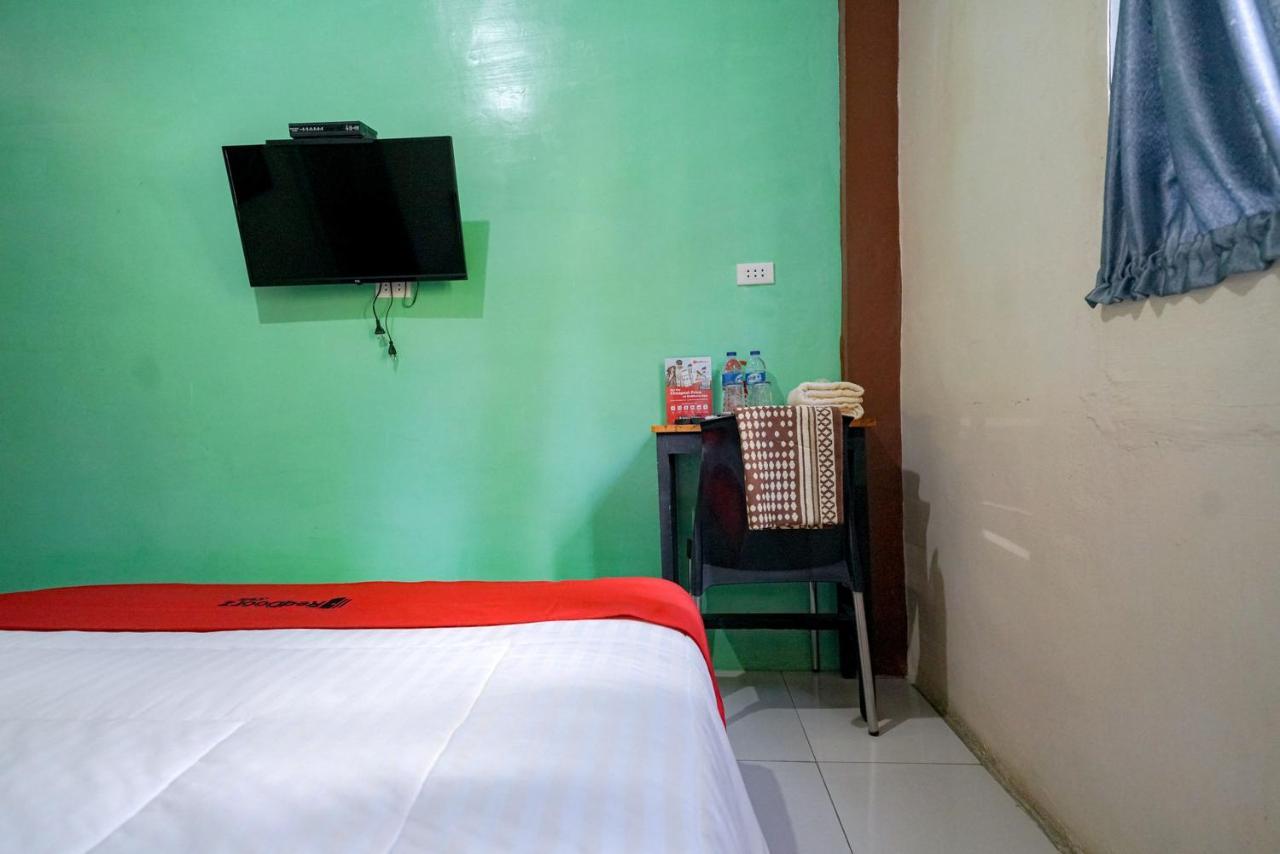 ホテル Reddoorz Syariah Near Bukit Teletubbies Padangsidempuan エクステリア 写真
