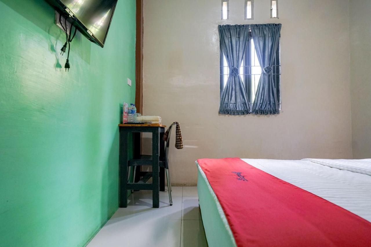 ホテル Reddoorz Syariah Near Bukit Teletubbies Padangsidempuan エクステリア 写真